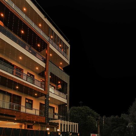 Hotel Maharaja Palace Gurgáon Kültér fotó