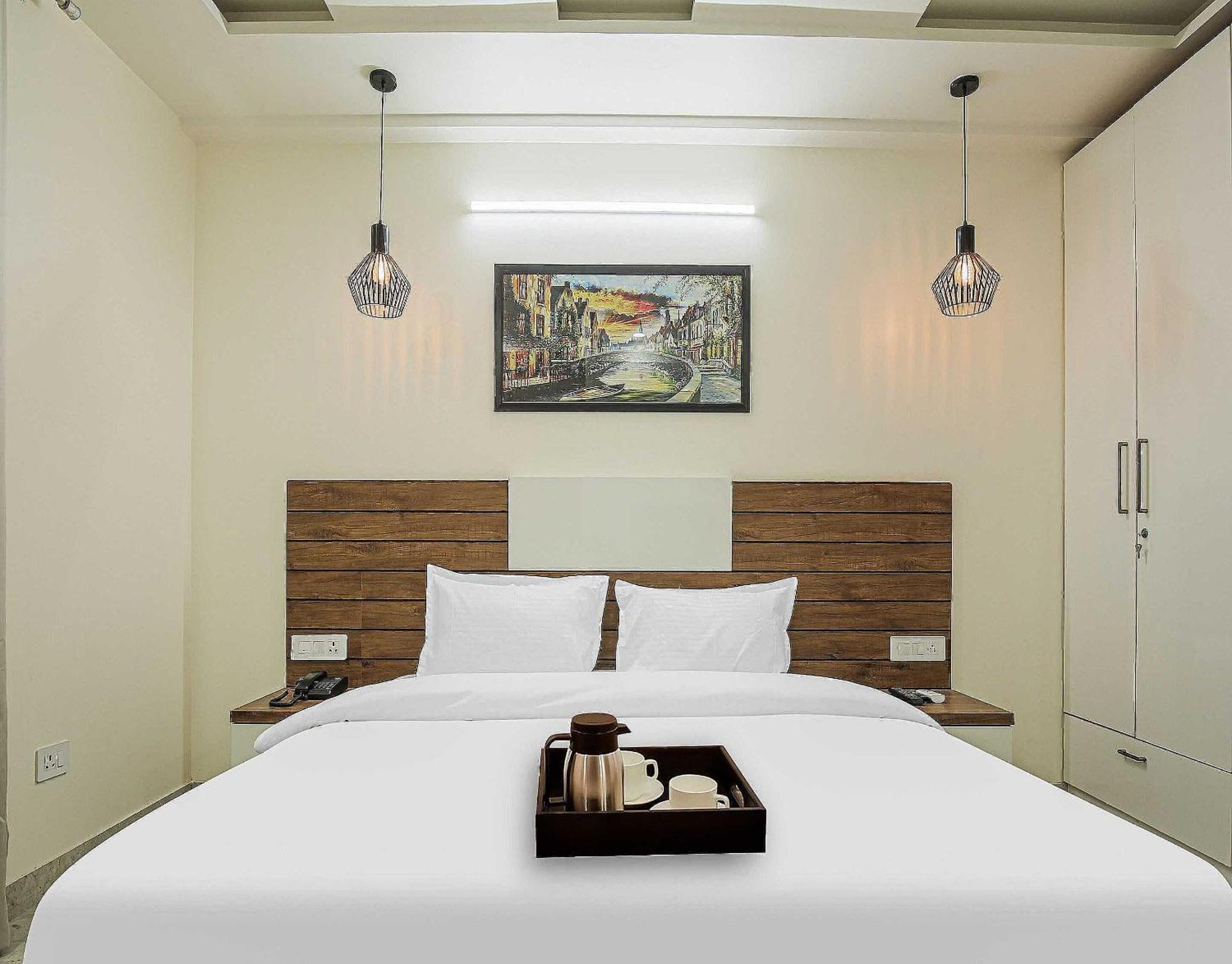 Hotel Maharaja Palace Gurgáon Kültér fotó
