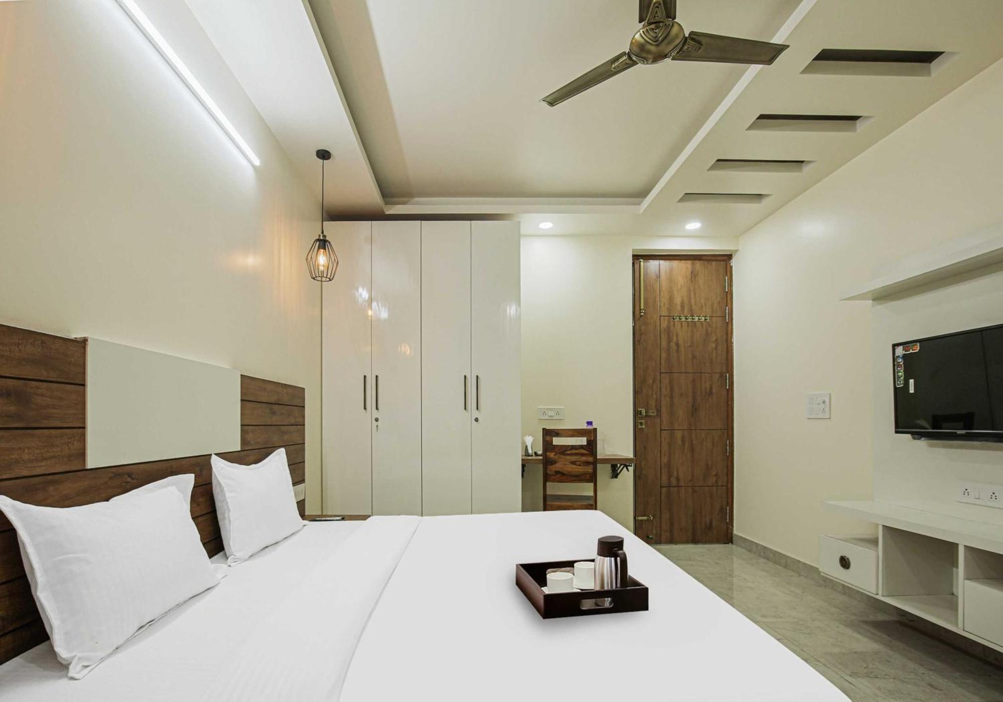 Hotel Maharaja Palace Gurgáon Kültér fotó
