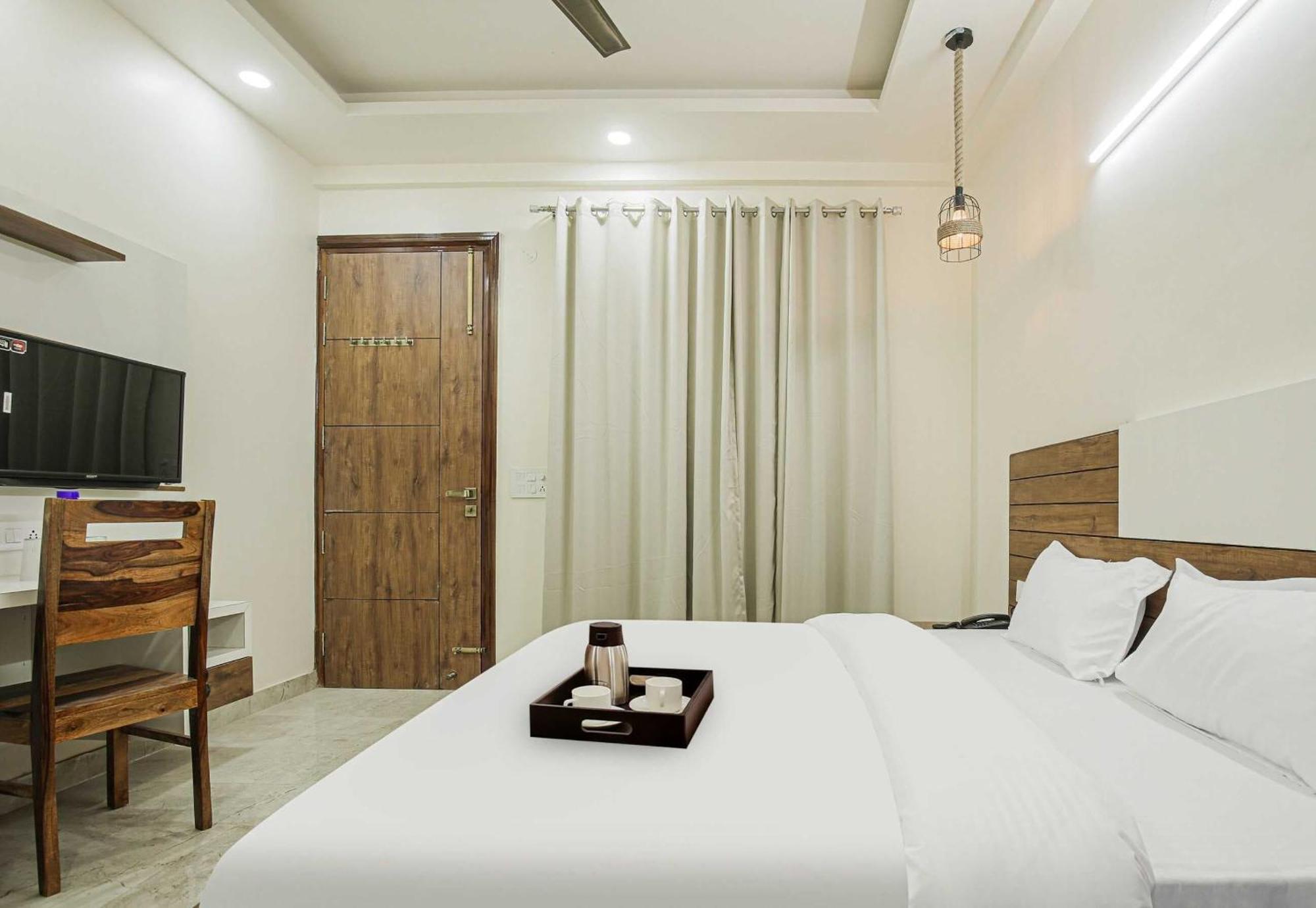 Hotel Maharaja Palace Gurgáon Kültér fotó
